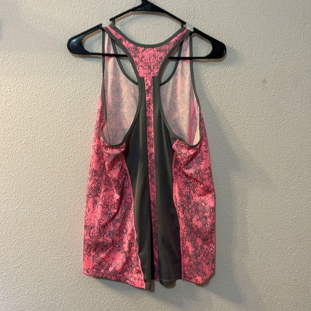 Nike Women's Pink Tank Top - Picture 5 of 5